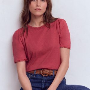 Ali Trim T-shirt-Hollyberry