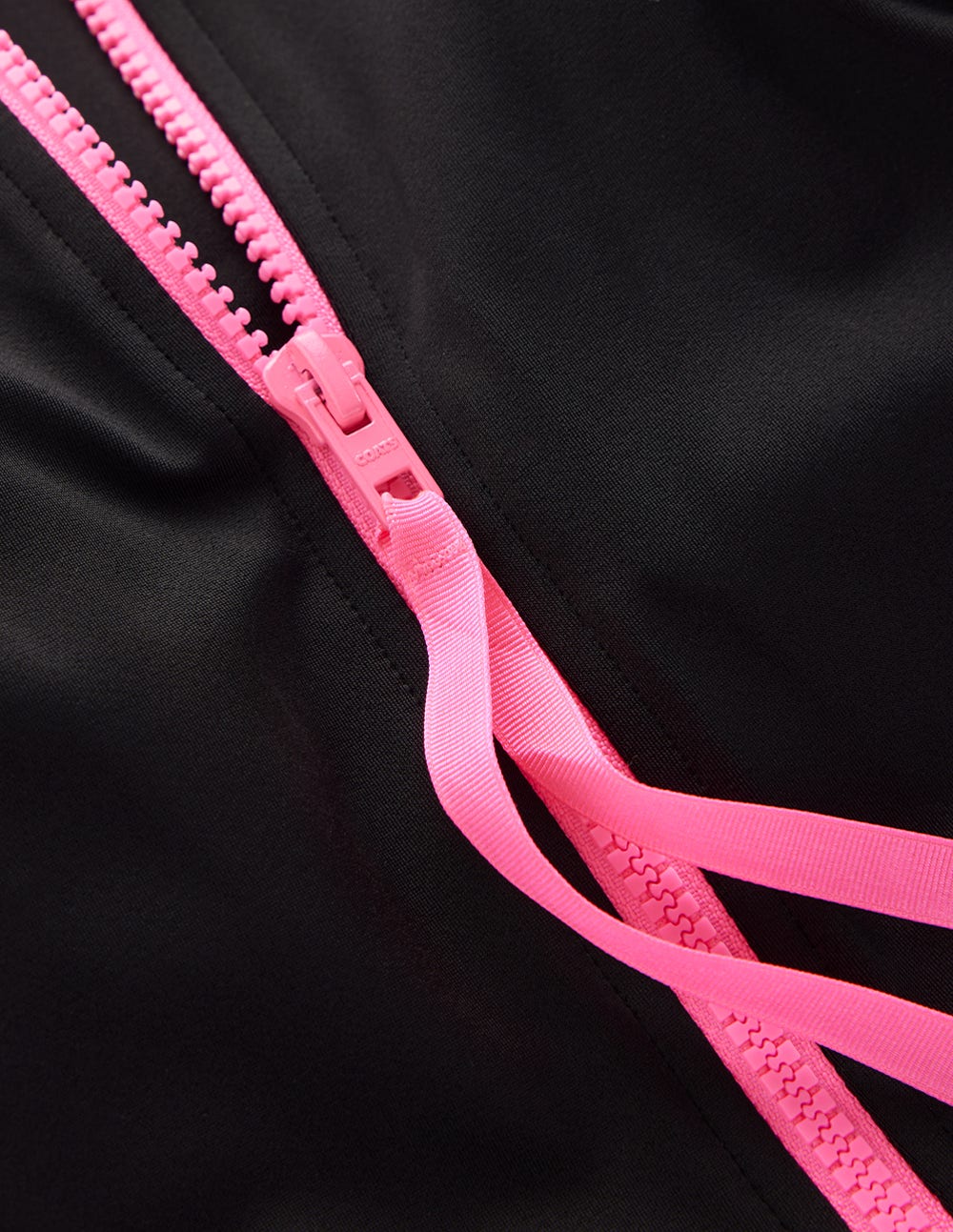 Sporty Rash Guard Swimsuit-Black - Image 7