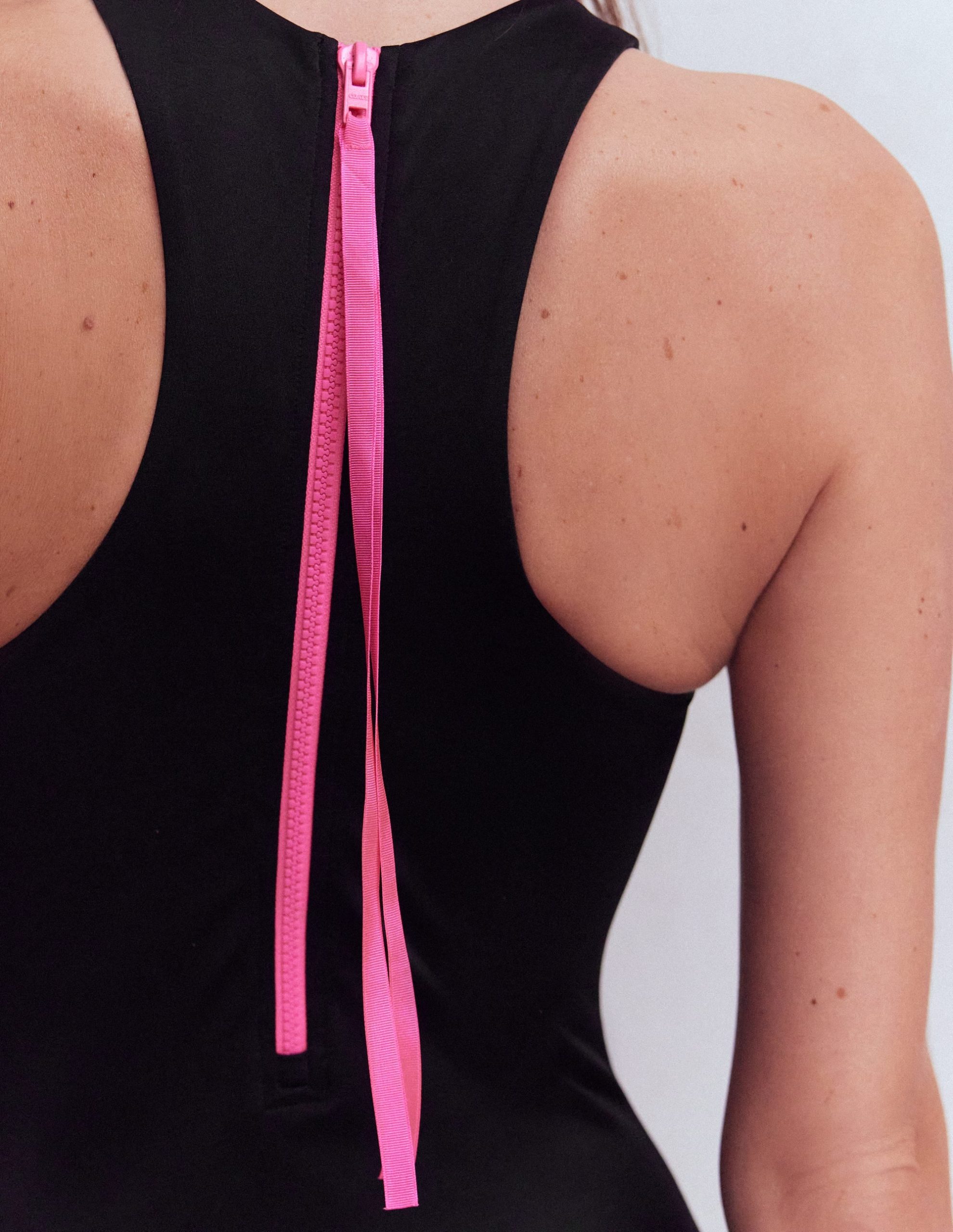 Sporty Rash Guard Swimsuit-Black - Image 2