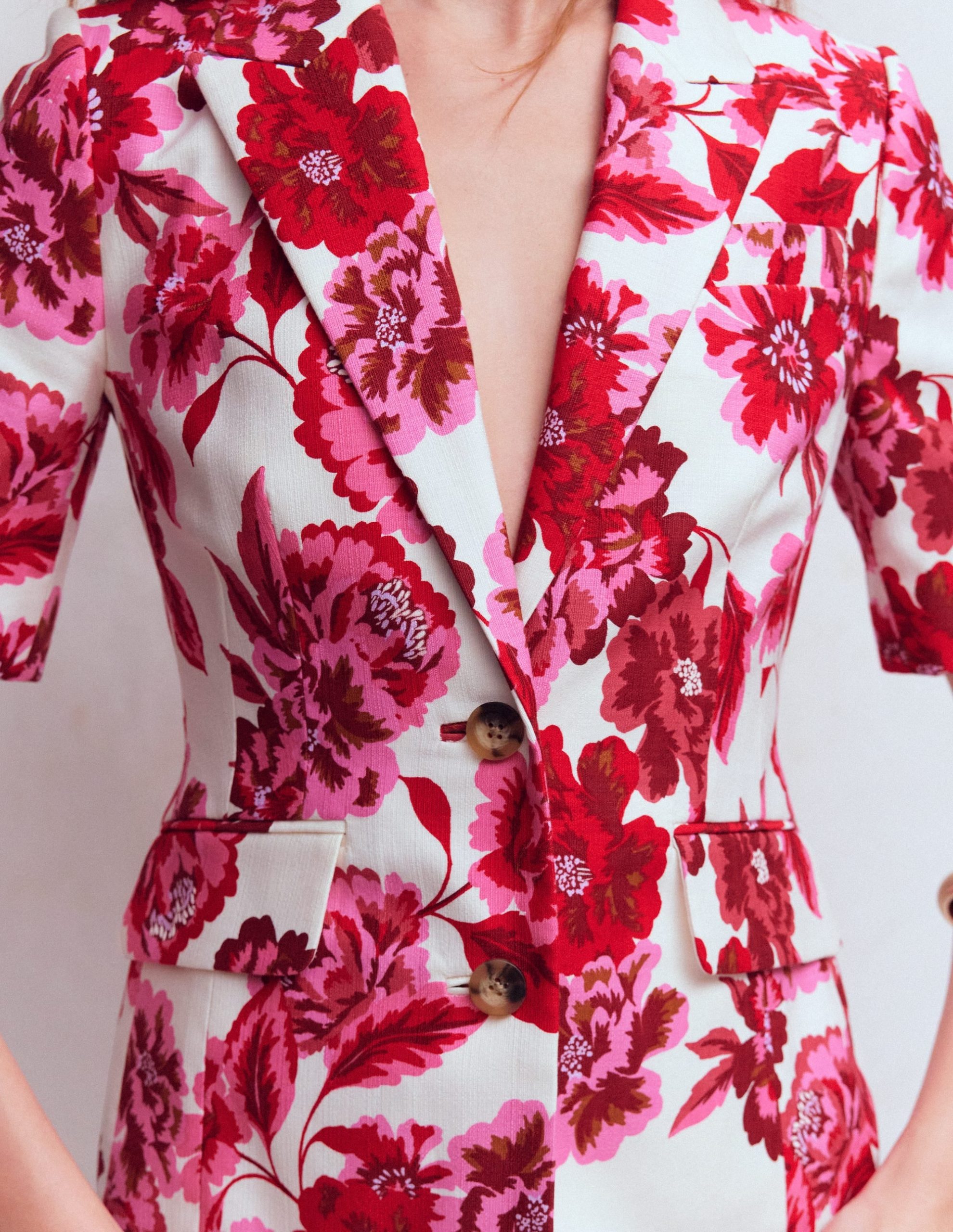 Short Sleeve Cotton Blazer-Sangria Sunset. Floral Print - Image 3