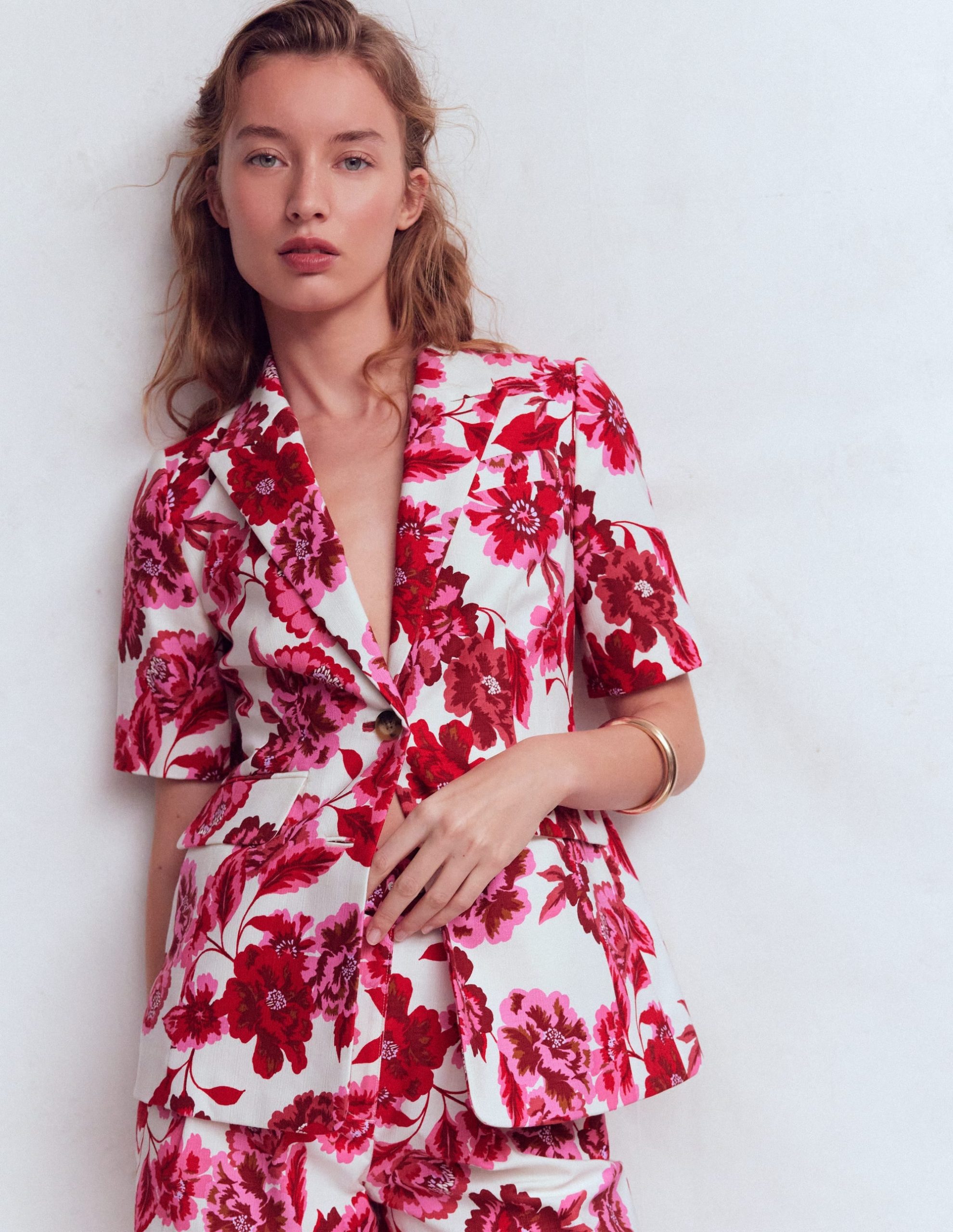 Short Sleeve Cotton Blazer-Sangria Sunset. Floral Print - Image 5