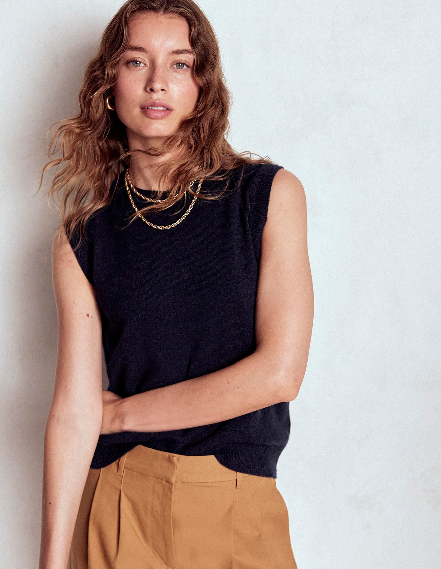 Eva Cashmere Vest-Navy - Image 4