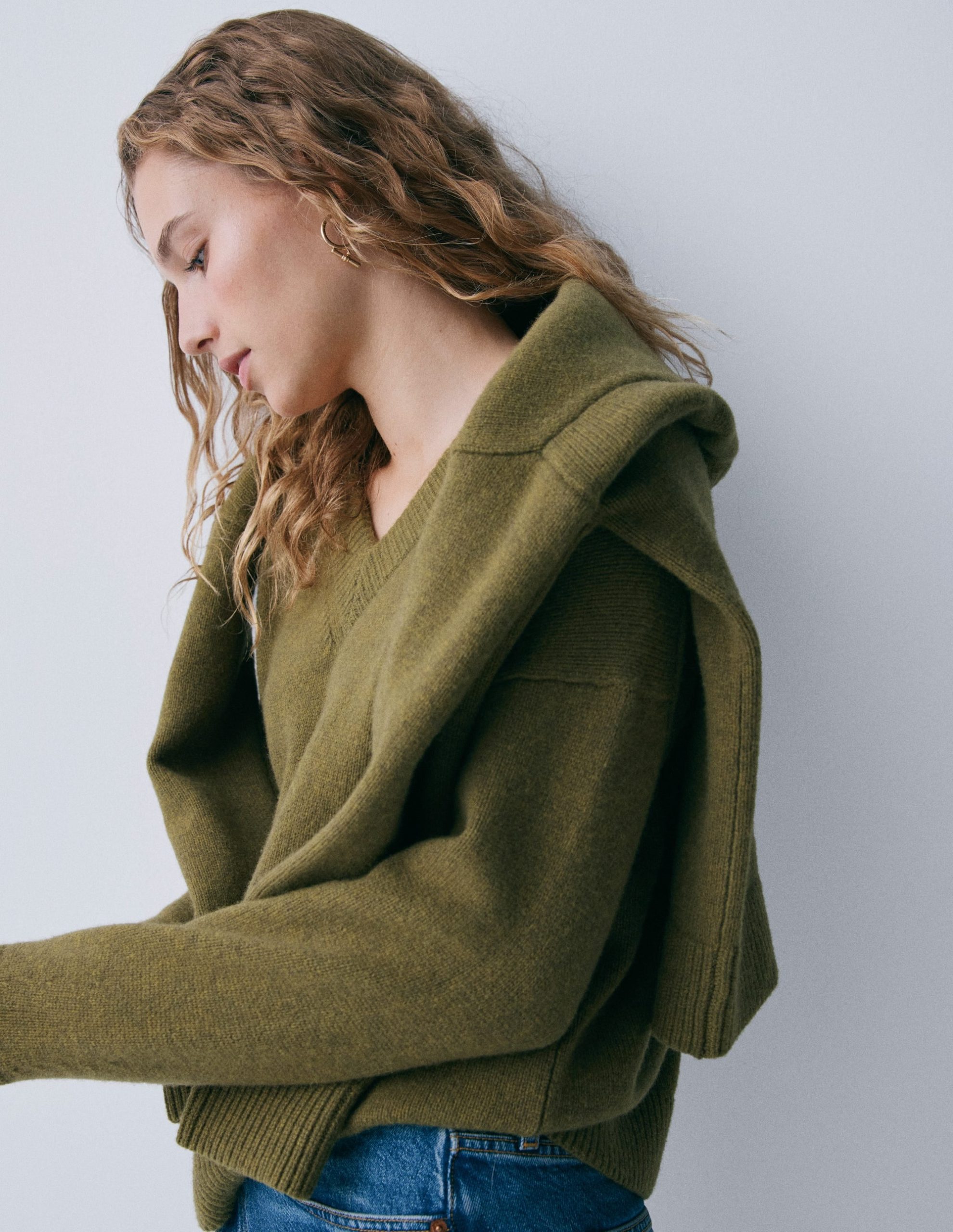 Marion Merino V-neck Sweater-Promenade Green Melange - Image 6