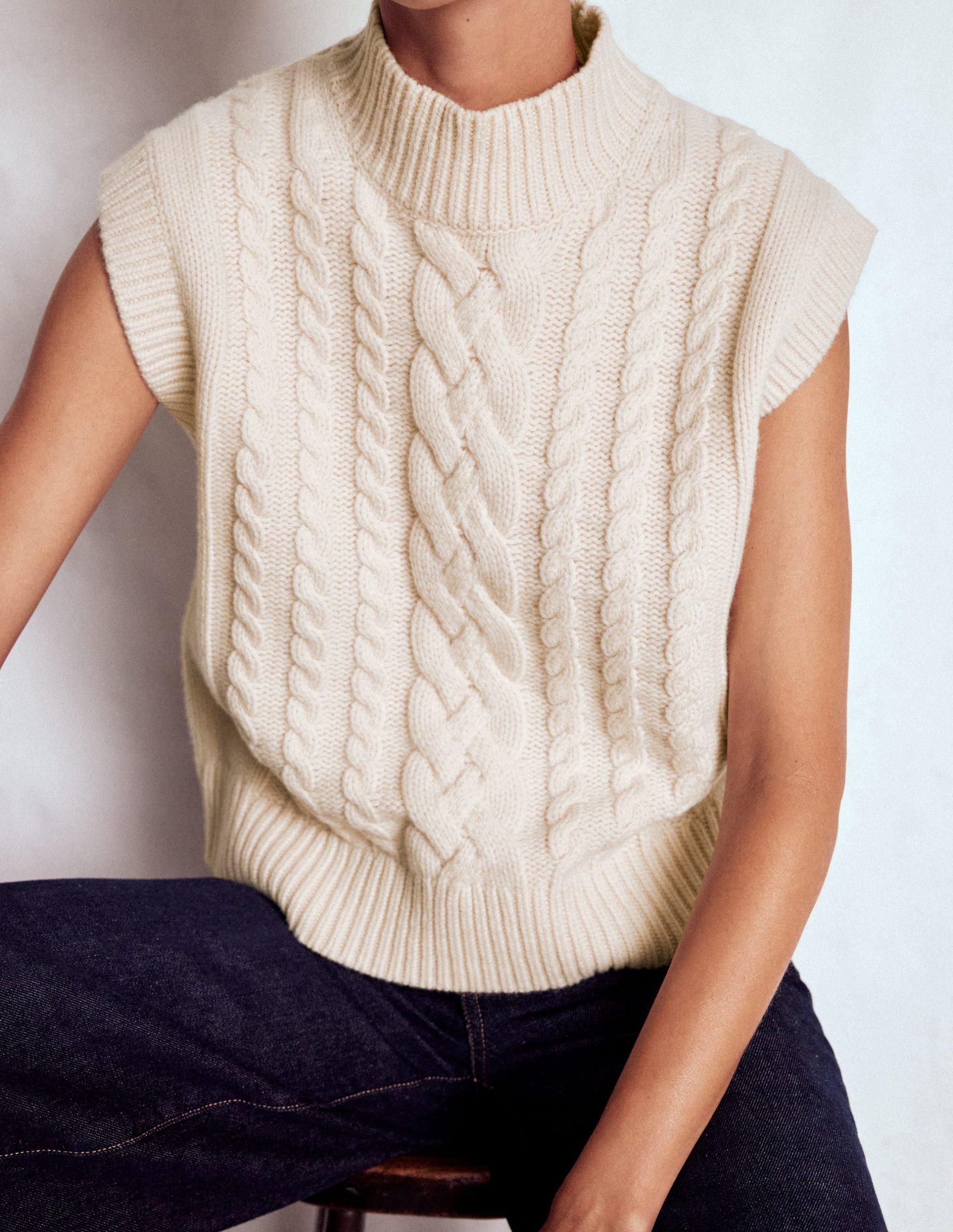 Amara Merino Cable Vest-Warm Ivory - Image 5