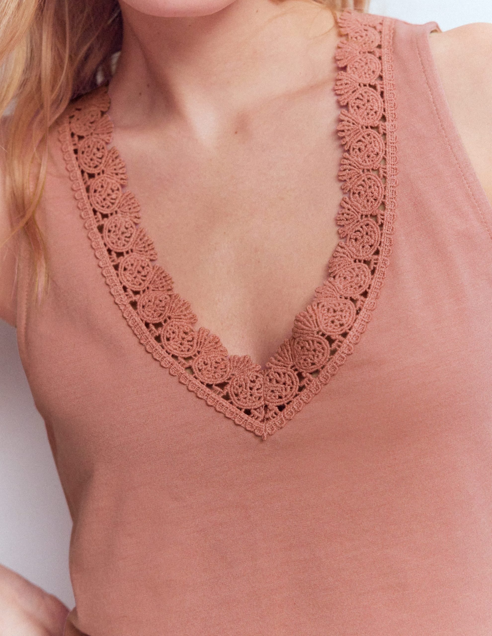 Flora Lace Trim Supersoft Vest-Vintage Rose - Image 2