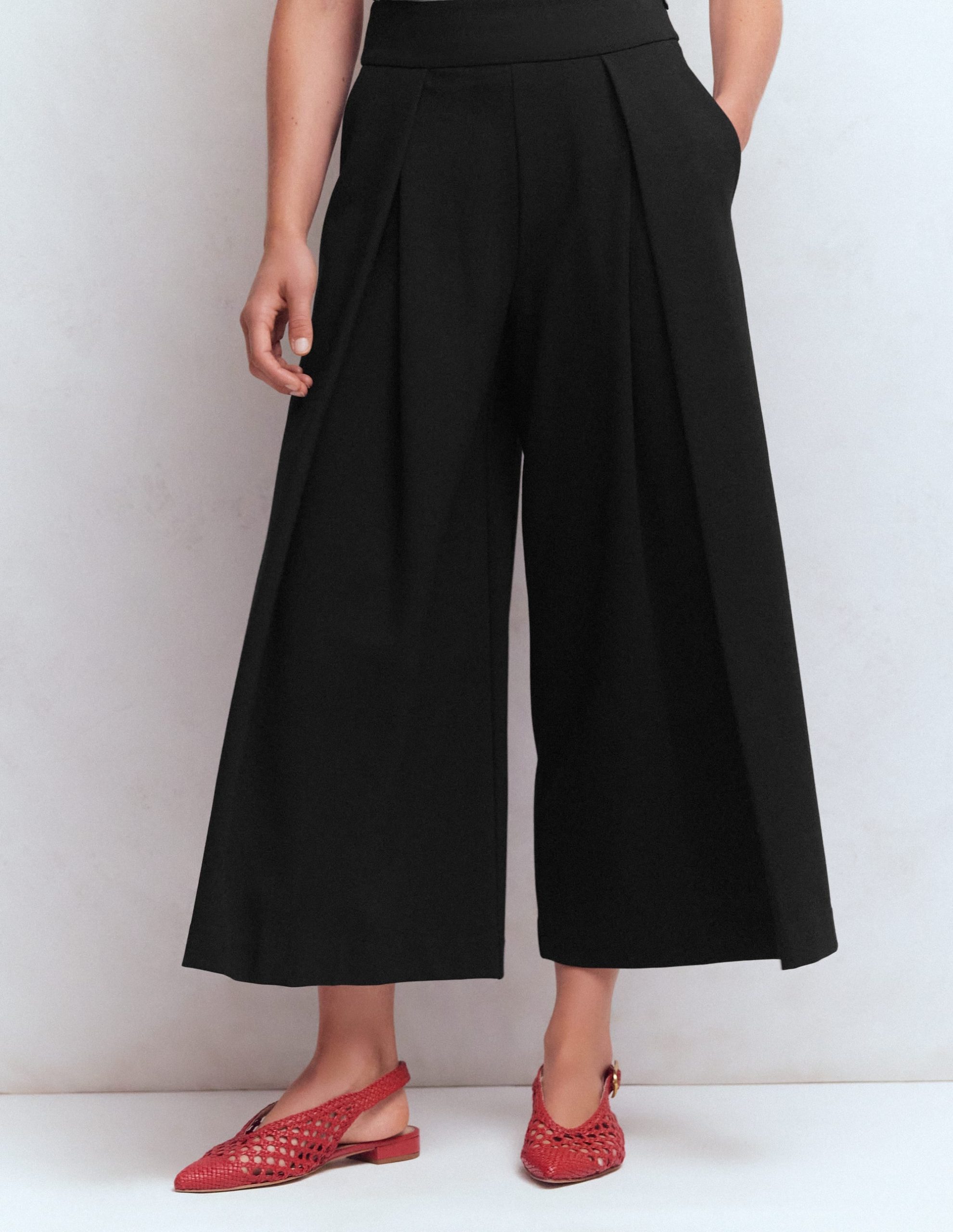 Single Pleat Ponte Culotte-Black - Image 4